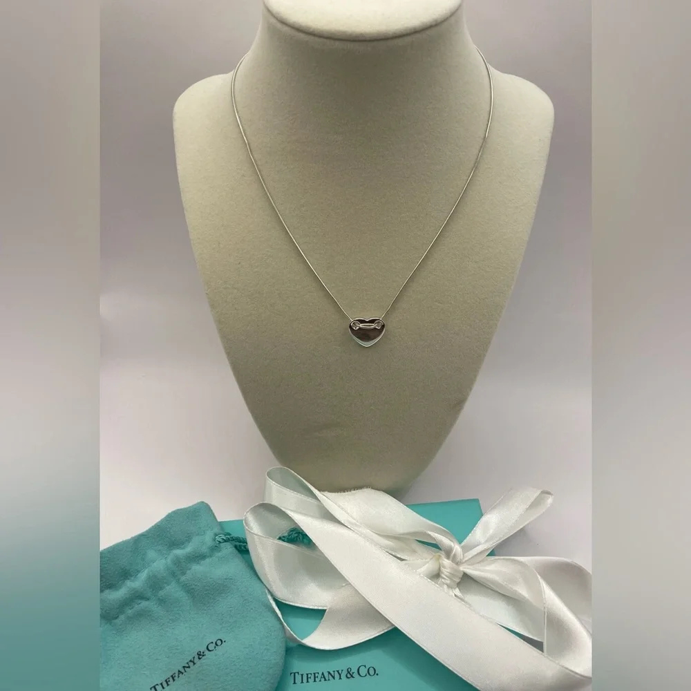 ๐#13 Tiffany & Co Sterling Silver Heart Necklace - Picture 1 of 9